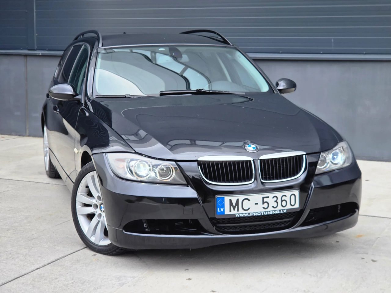 BMW 330