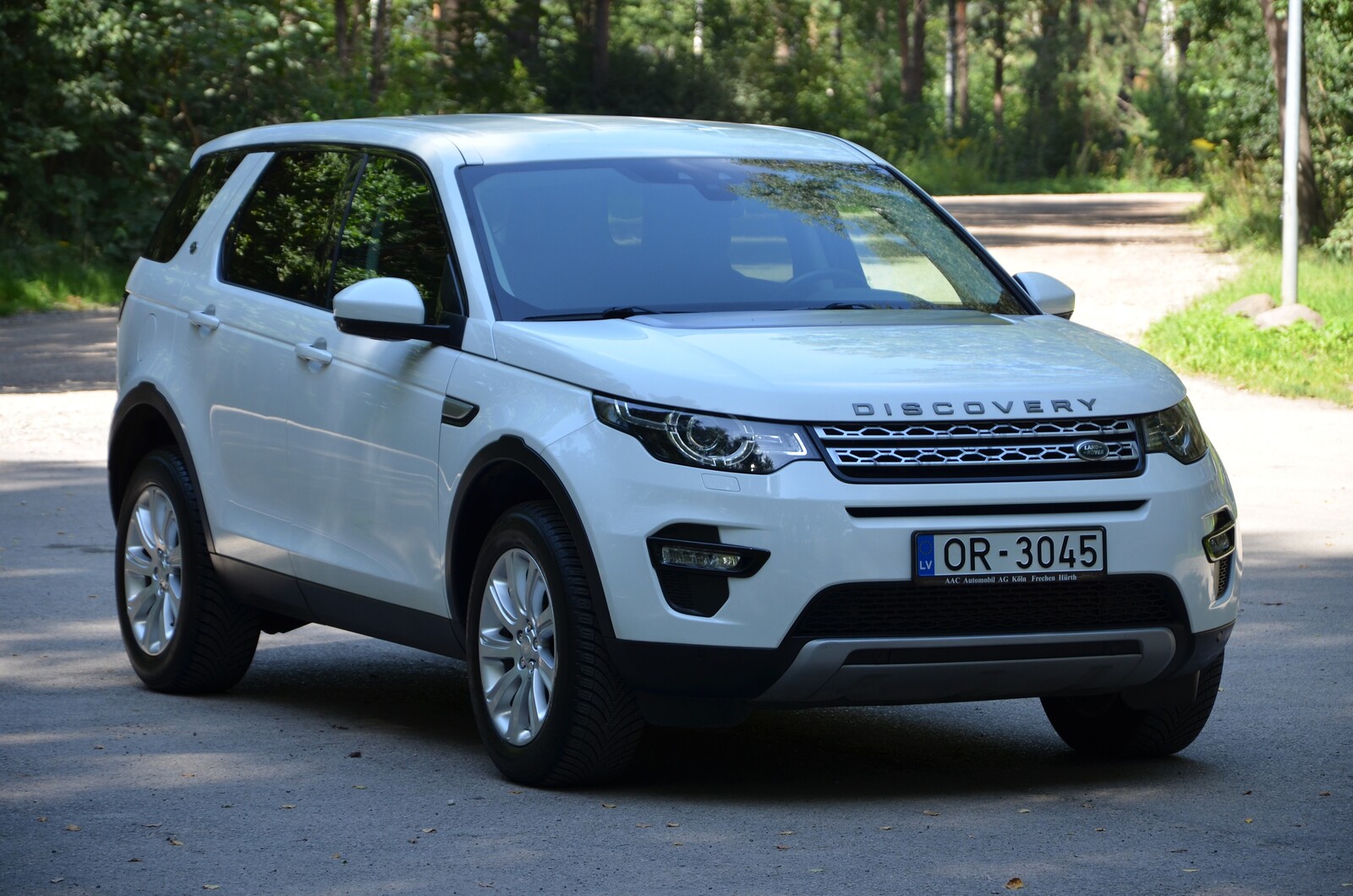 Land Rover Discovery Sport 2.2 Sd4 Hse(140Kw-190Z/s) Dīzelis 4Wd Pilnpiedziņa ar automātisko ātrumkārbu. 2015
