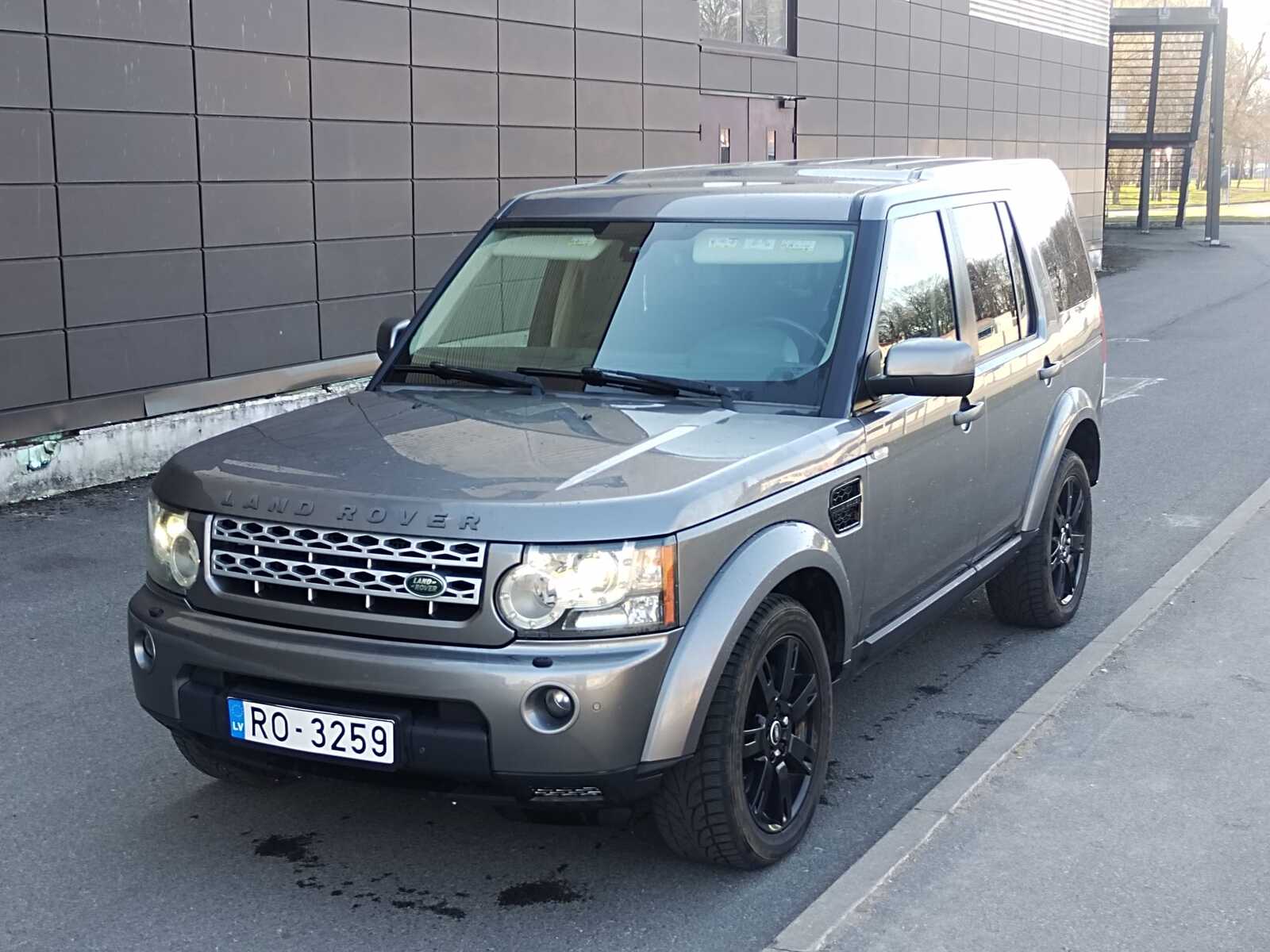 Land Rover Discovery 2011
