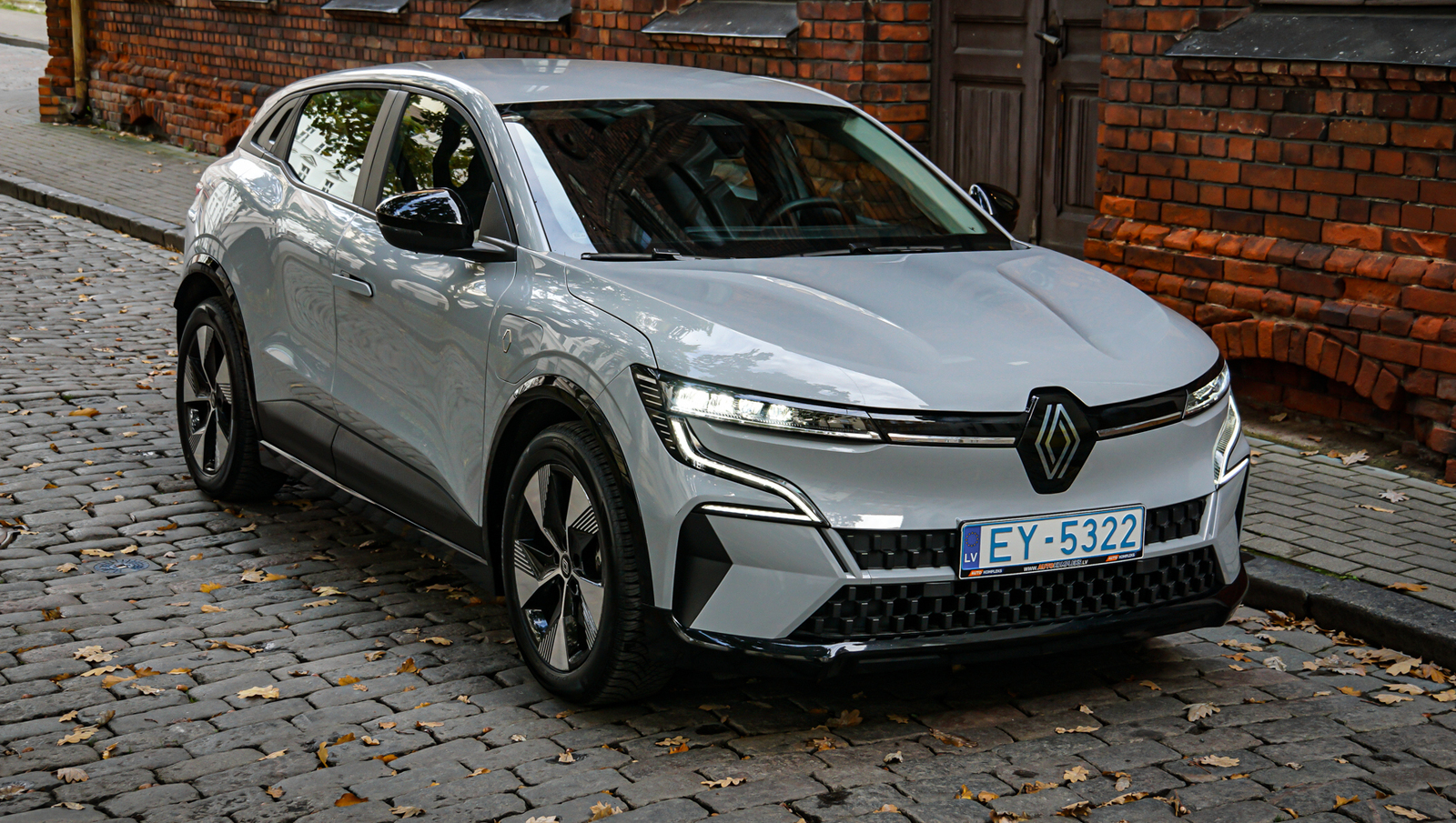 Renault Megane 60 E-Tech. Jauna TA. Electric range 380km. 2022